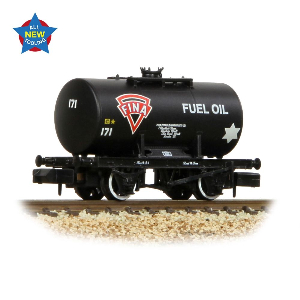 Farish 378-003A 14T Anchor-Mounted Tank Wagon 'Fina' Black - N Gauge