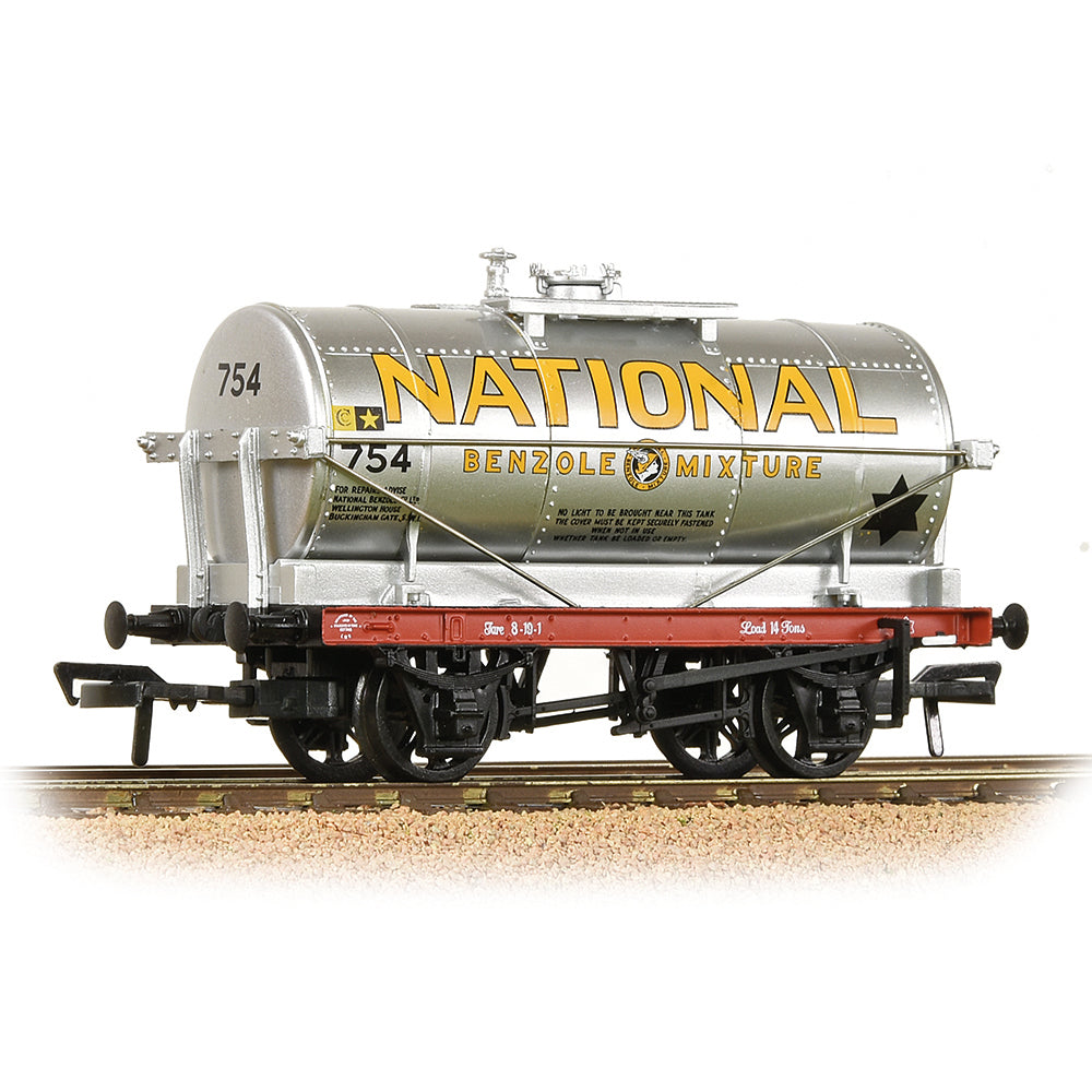 Bachmann 37-659C 14T Tank Wagon 'National Mobil' Silver, OO Gauge *LAST FEW*