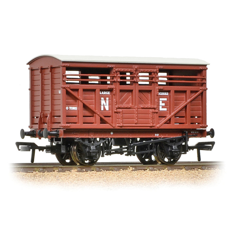 Bachmann 37-706A 12 Ton LMS Cattle Wagon NE Brown *LAST ONE*