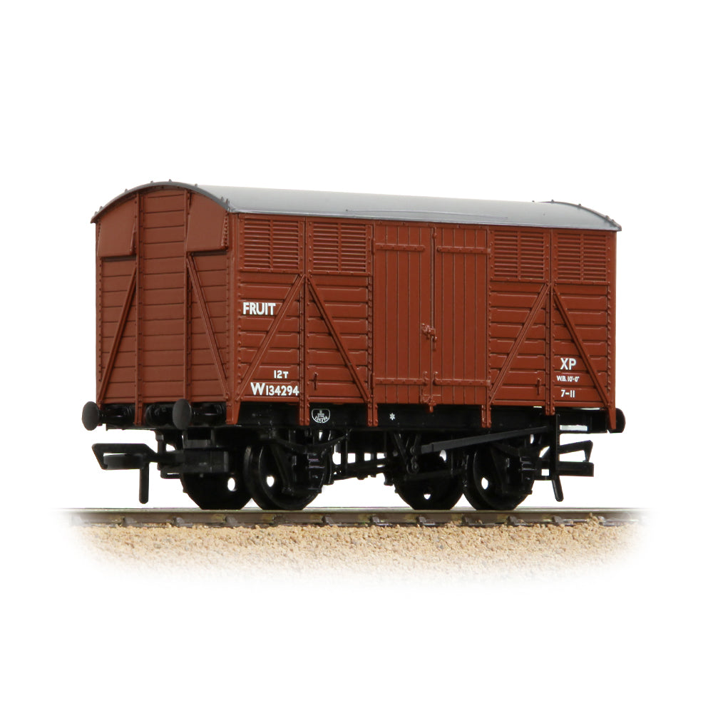 Bachmann 37-754E GWR 12 Ton Fruit Van BR Bauxite (Early), OO Gauge
