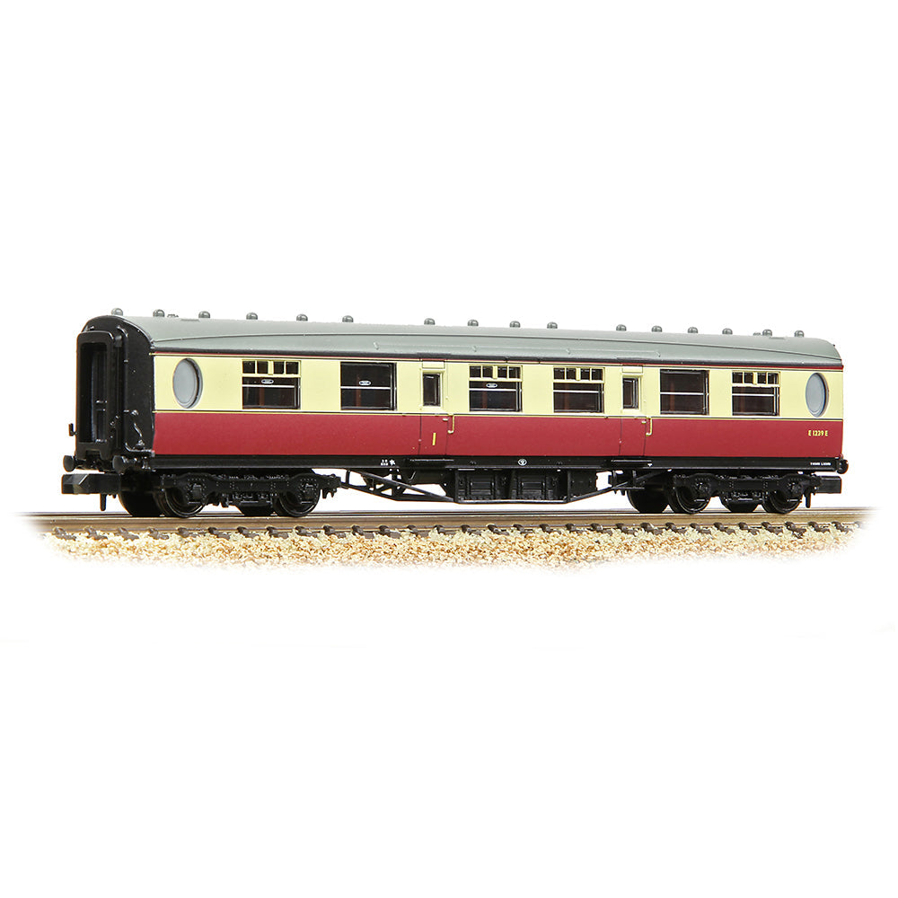 Farish 376-226B LNER Thompson Composite Corridor BR Crimson & Cream