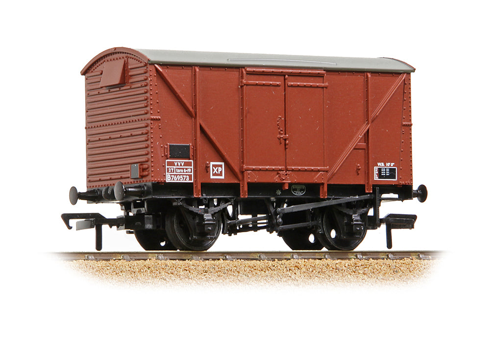 Bachmann 38-172 BR 12T Ventilated Van Plywood Sides BR Bauxite (TOPS) OO Gauge