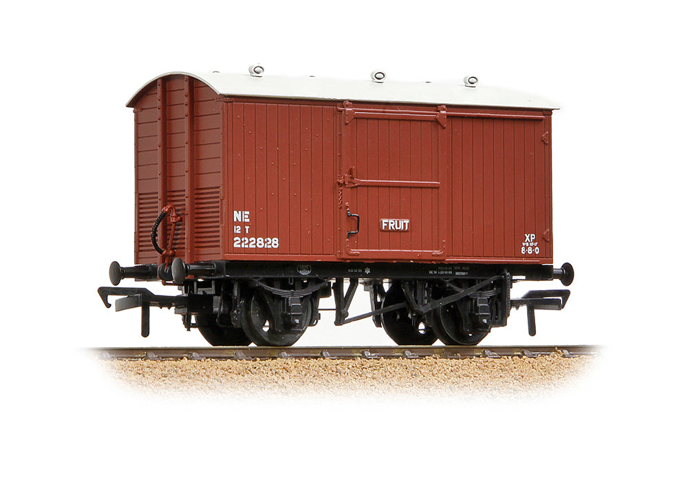 Bachmann 38-387A LNER 12T Ventilated Fruit Van LNER Bauxite OO Gauge