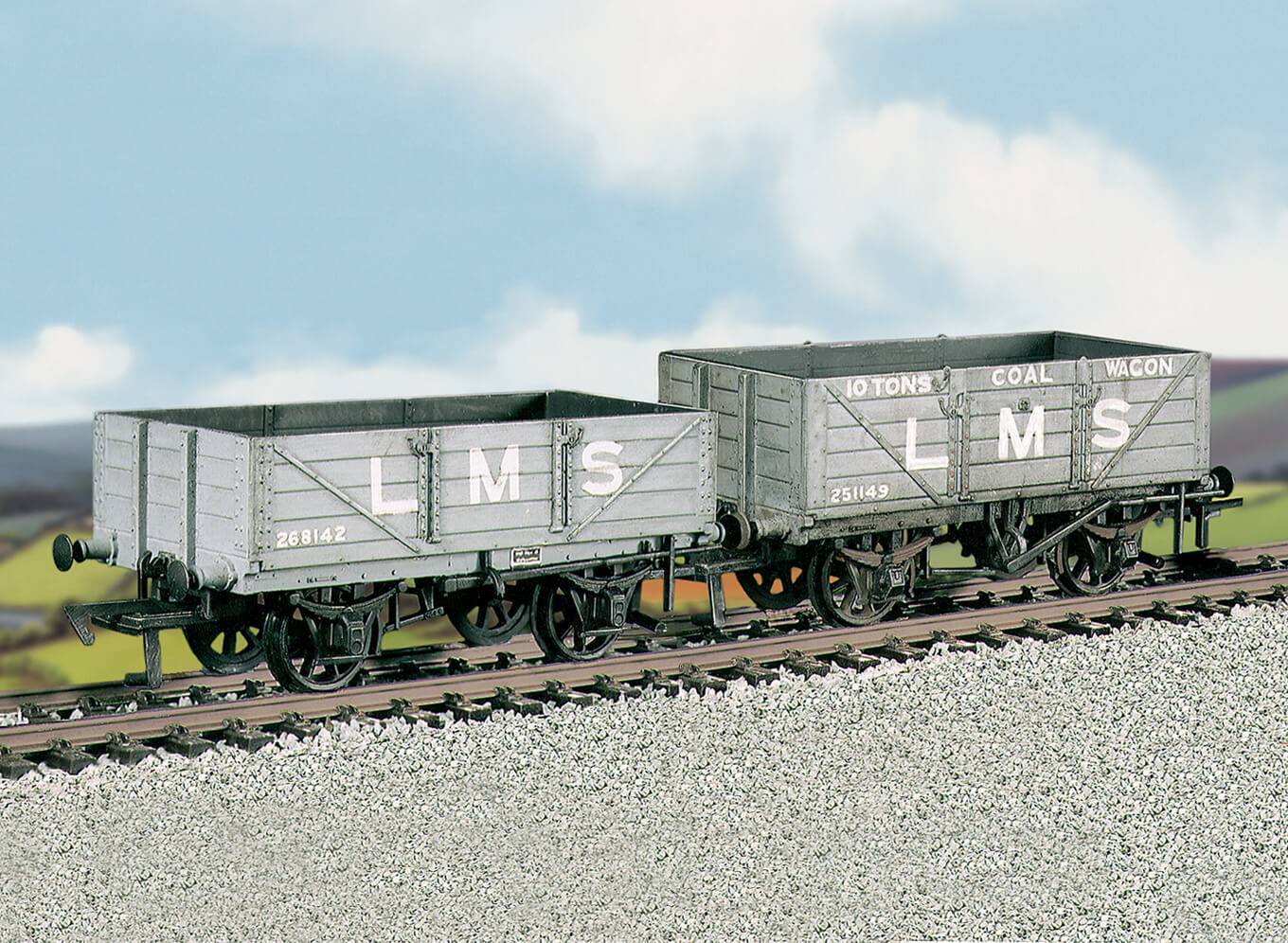 Ratio 576 LMS Traffic Coal & 4-Plank Wagons (M/W, B/B)