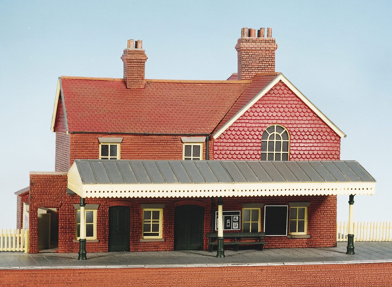 Wills kits CK16 Country Station, Brick Built, With Platform