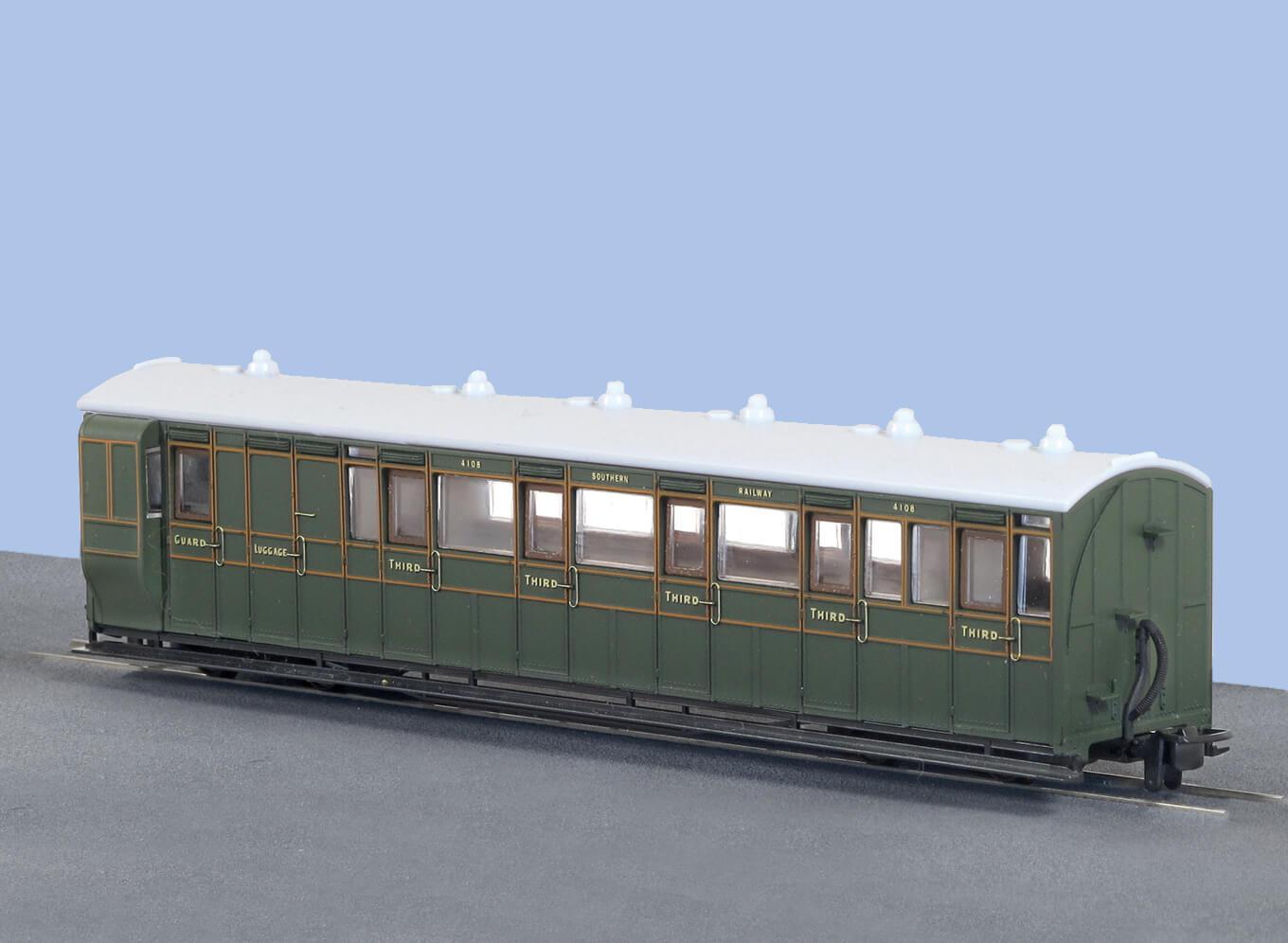 Peco GR-421A OO-9 Brake Coach, SR Livery, No 4108