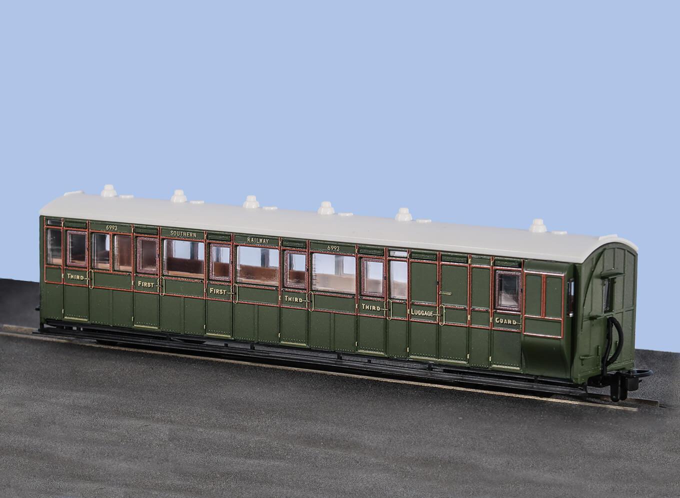 Peco GR-421B OO-9 L&B Brake Coach, SR Livery, No. 6993 - LAST ONE