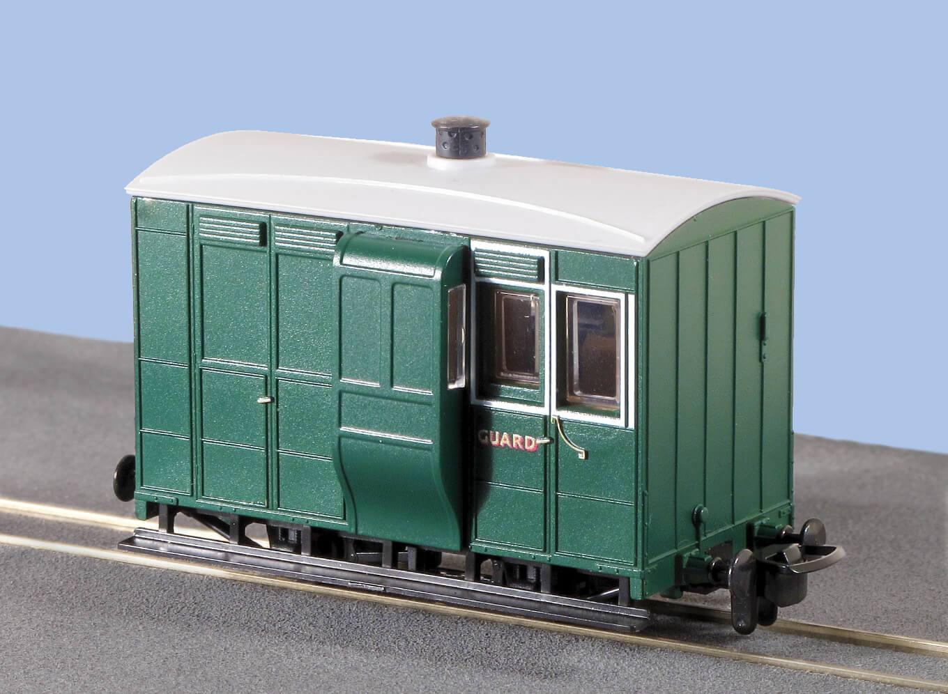 Peco GR-535 OO-9 Freelance Brake Coach with Buffers