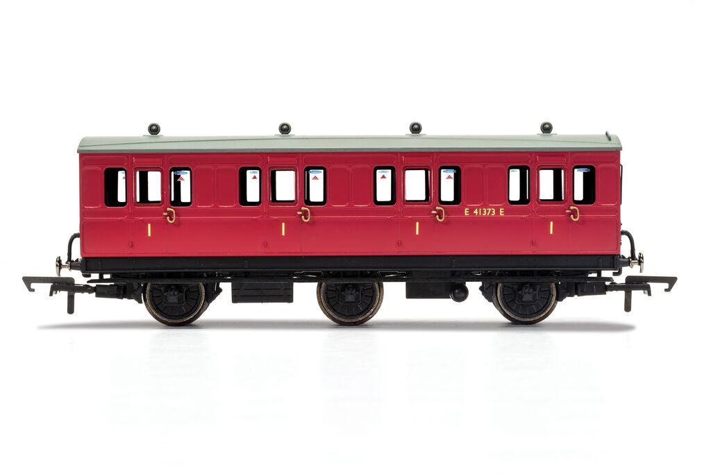Hornby R40123 BR, 6 Wheel Coach, 1st Class, Fitted Lights, E41373 - Era 4 OO Gauge *LAST FEW*