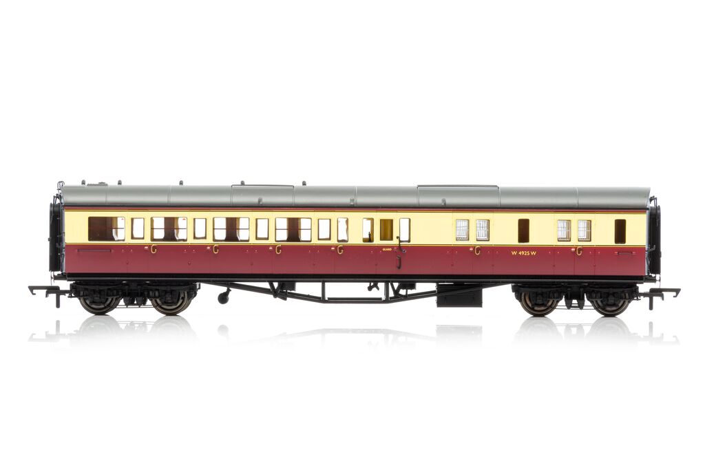 Hornby R4685A BR, Collett 'Bow - Ended' Corridor Brake Third (R/Hand), W4925W *LAST FEW*