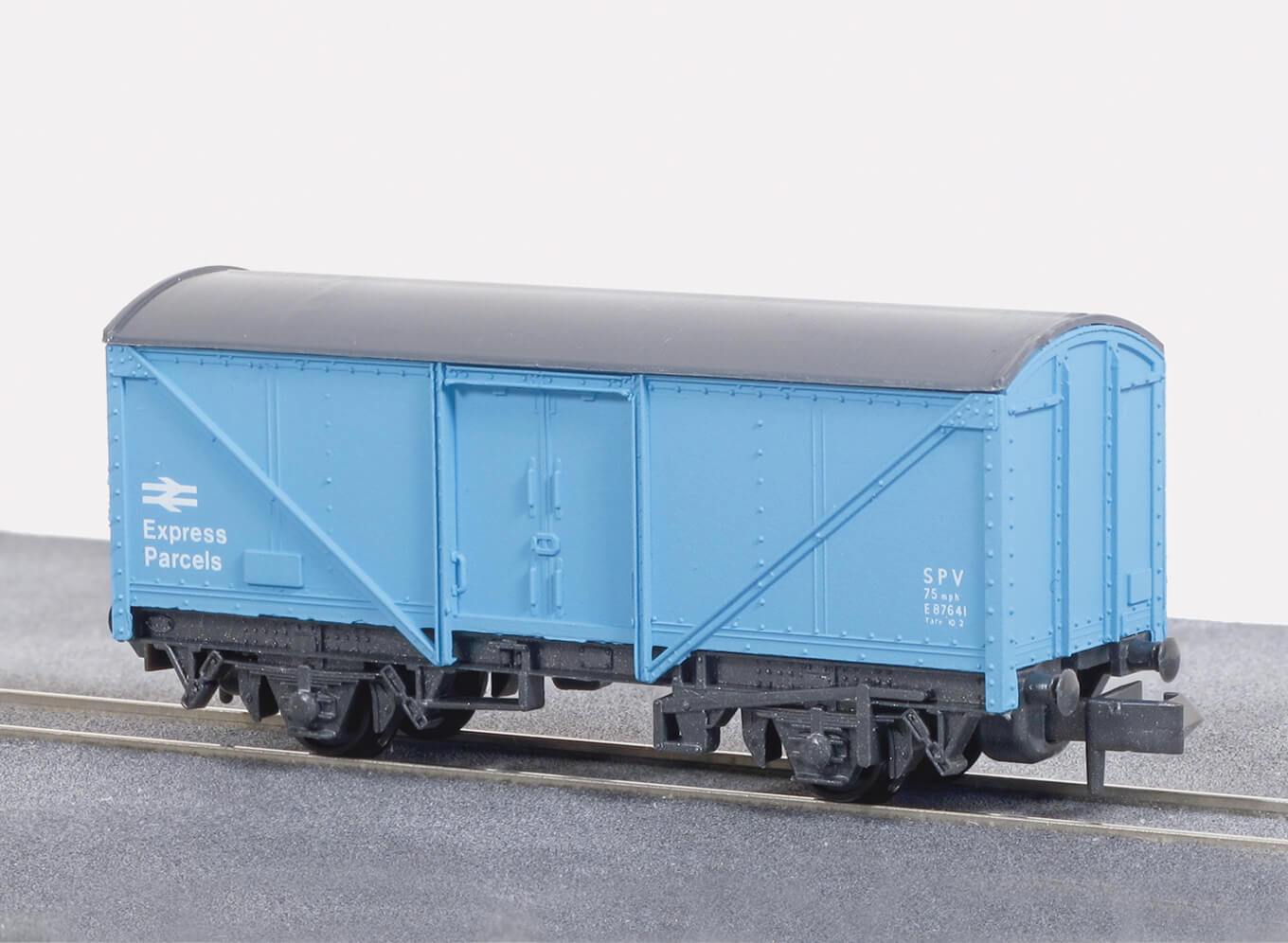 Peco NR-9B Parcels Van, BR, light blue