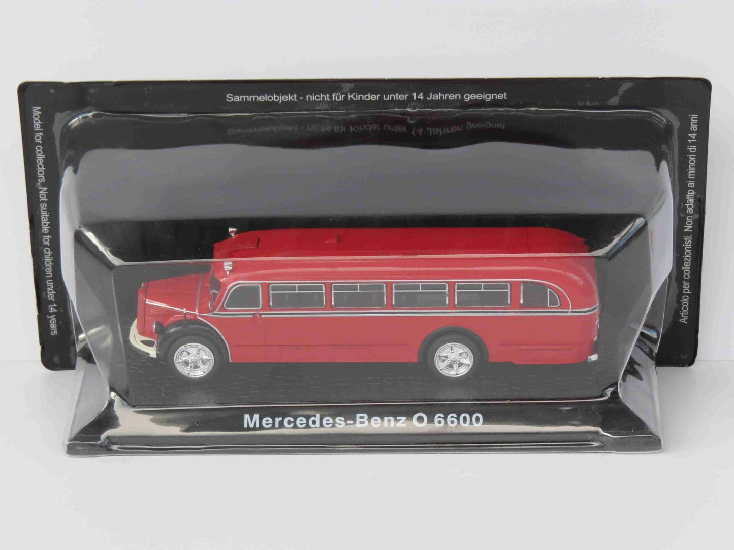 Atlas Editions MAG LZ03 Mercedes-Benz O 6600 - Fire Service *LAST FEW*