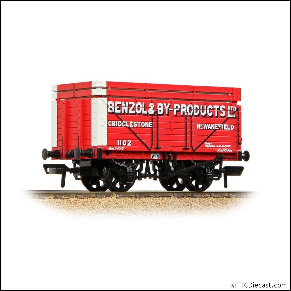 Bachmann 37-177A 7 Plank Wagon with Coke Rails 'Benzol & By-Products' Red - OO
