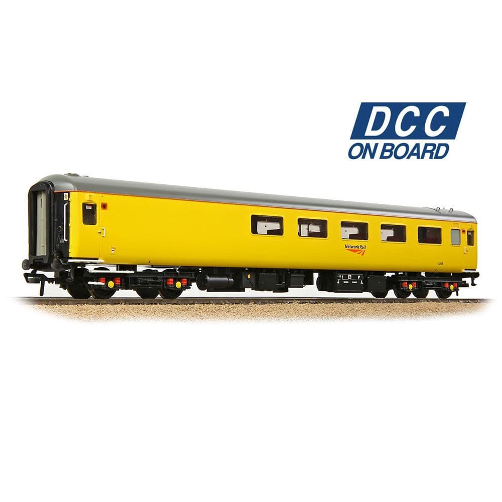 Bachmann 39-689DC BR Mk2F ex-RFB Staff Coach Network Rail Yellow OO Gauge *PRE ORDER £93.46*