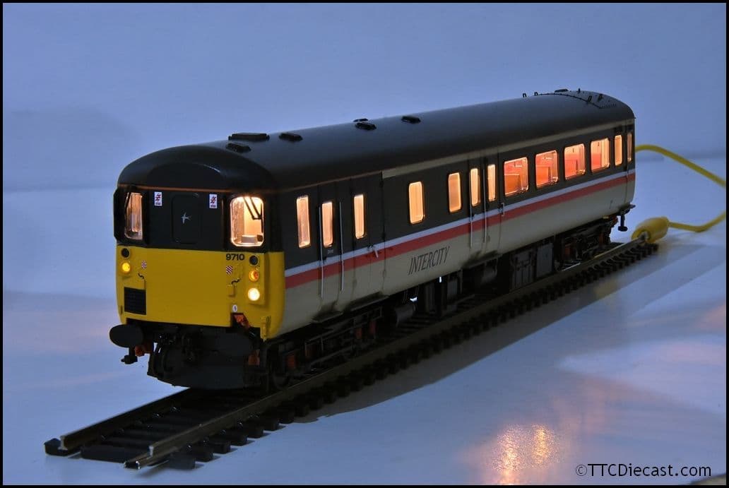 Bachmann 39-735DC BR Mk2F DBSO (Refurbished) BR InterCity (Swallow), OO Gauge *LAST FEW*