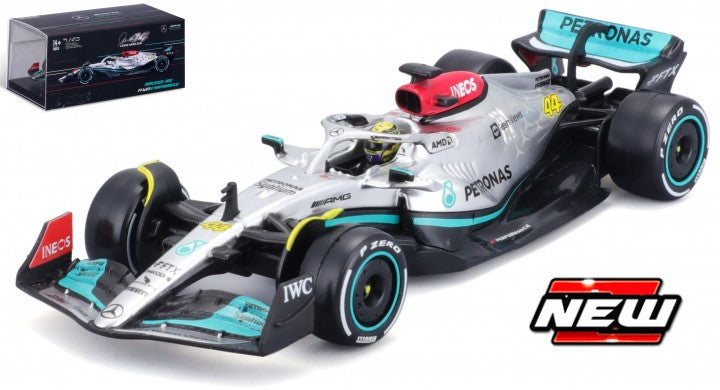 Burago 38066H Mercedes F1 W13 2022 #44 Case with Hamilton Helmet, 1:43 Scale