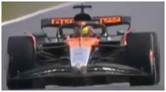 Burago 38249-UKGP-81 McLaren F1 MCL39 #81 Winner Silverstone British GP25 Oscar Paistri w/Driver/Case, 1:43 Scale