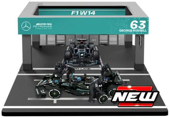 Burago 38452R Mercedes F1 W14 E Performance #63 George Russell 2023 Pit Pass Set, 1:43 Scale