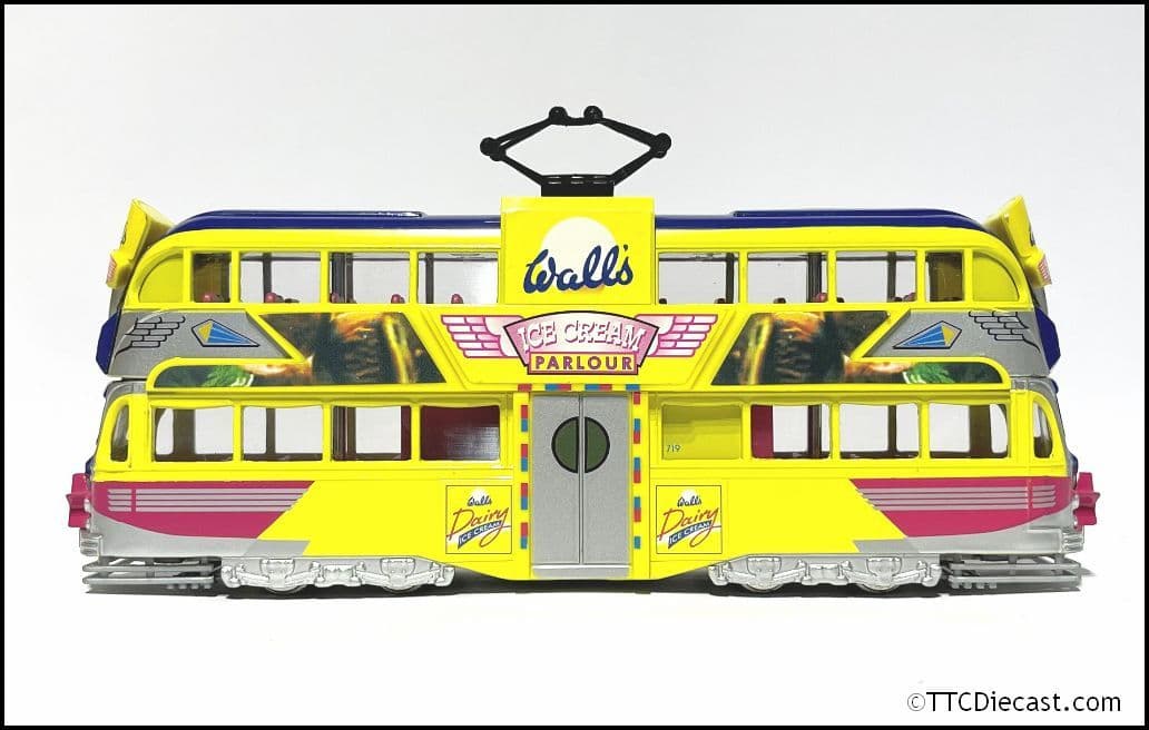 Corgi 43508 English Electric Balloon Tram, Blackpool Corporation, Walls, PRE OWNED