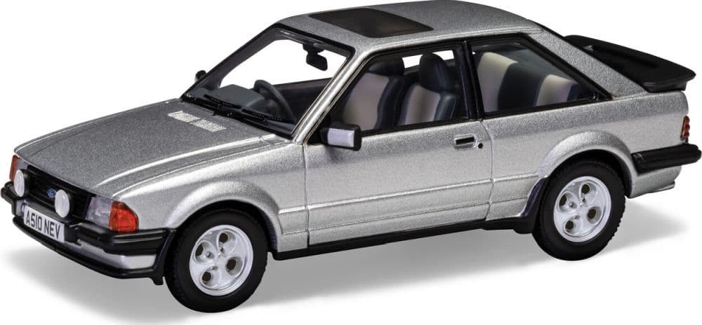 Corgi Vanguard VA11017 Ford Escort Mk3 XR3i Strato Silver 1:43 Scale