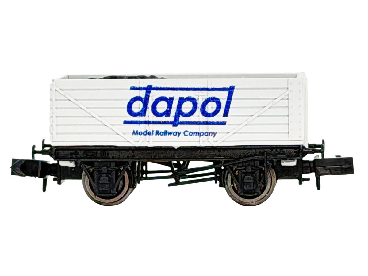 Dapol 2F-071-132 7 Plank Wagon Dapol Current Logo, N Gauge *LAST FEW**