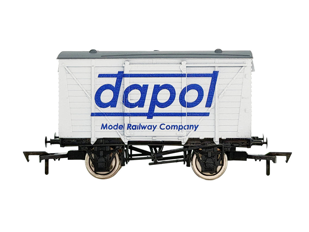 Dapol 4F-011-193 Ventilated Van Dapol Current Logo, OO Gauge *LAST ONE**
