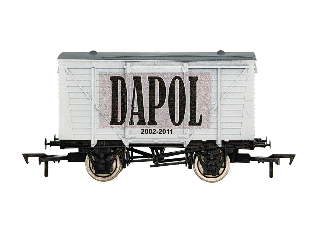 Dapol 4F-011-196 Ventilated Van Dapol 2002-2011 Logo Weathered, OO Gauge *LAST ONE**