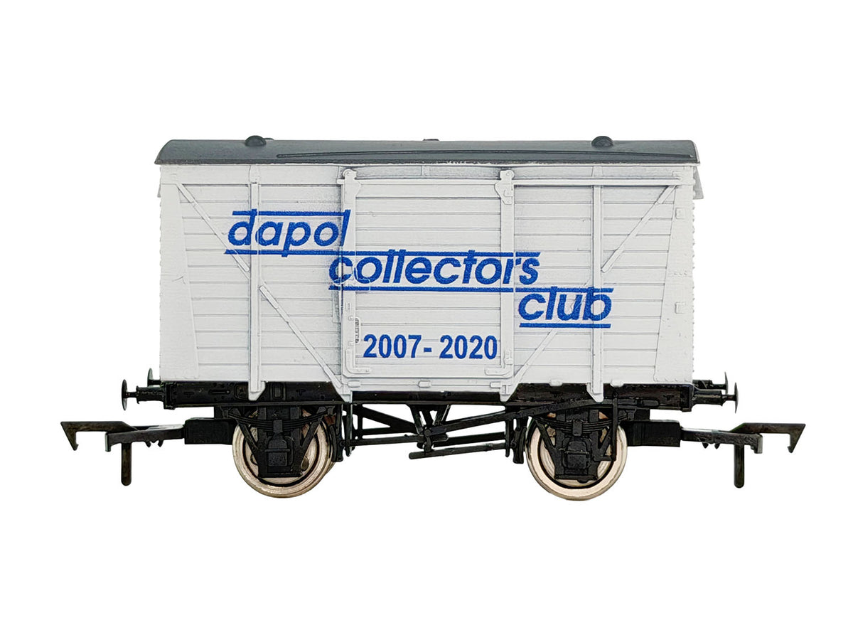 Dapol 4F-011-200 Ventilated Van Dapol Collectors Club Weathered, OO Gauge *LAST ONE**