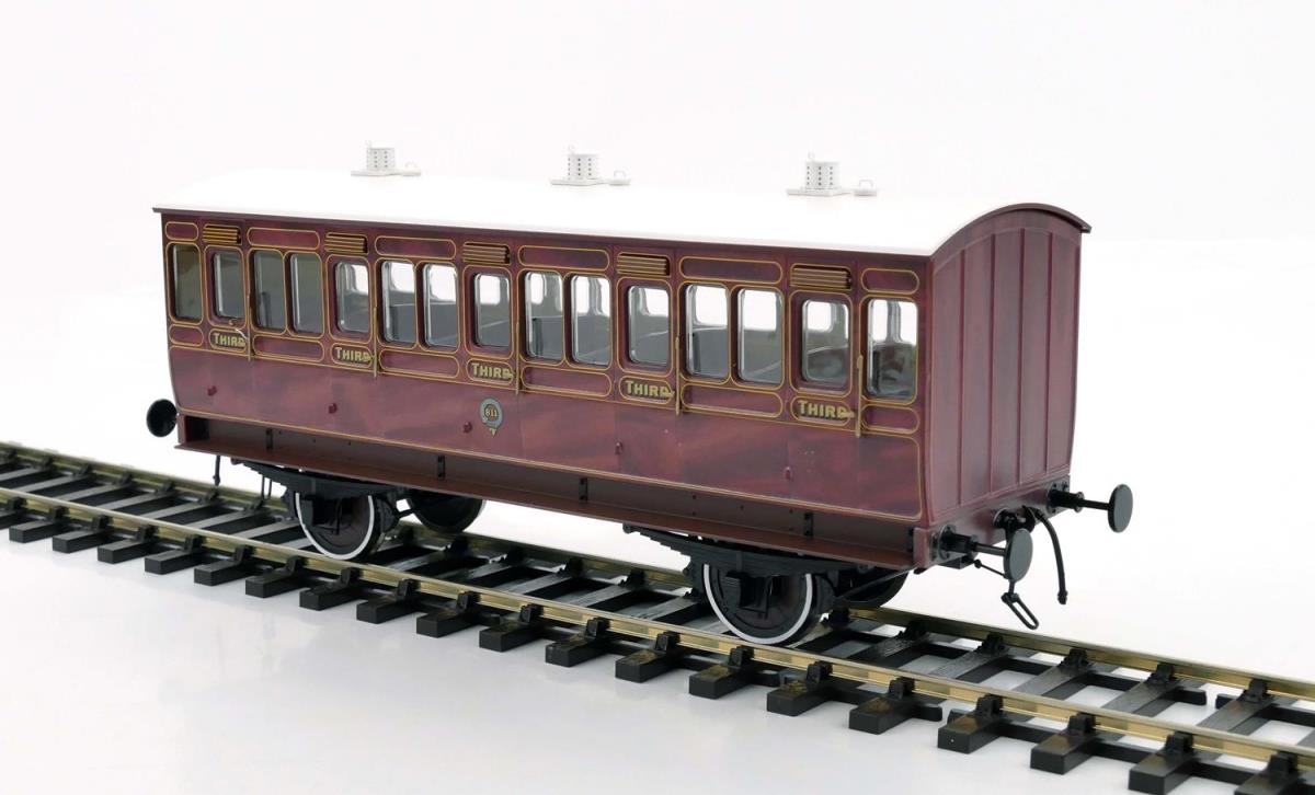 Dapol 7P-020-600D Stroudley 4 Wheel Main Line 3rd Class 811 Mahogany DCC FITTED *LAST FEW*