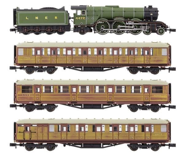 Dapol 2S-011-010 A1 4472 'Flying Scotsman' LNER Green Train Pack, N Gauge *LAST FEW*