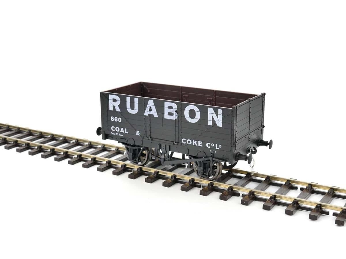 Dapol 7F-071-031 7 Plank Ruabon 860, O Gauge