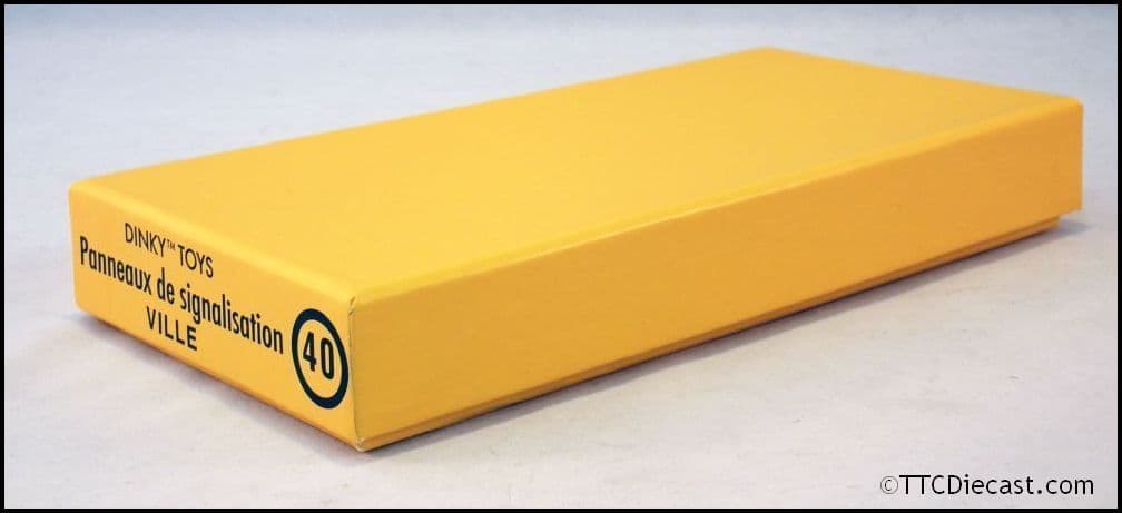 Dinky 40 6pc Set - Road Signs Reproduced by Atlas Editions