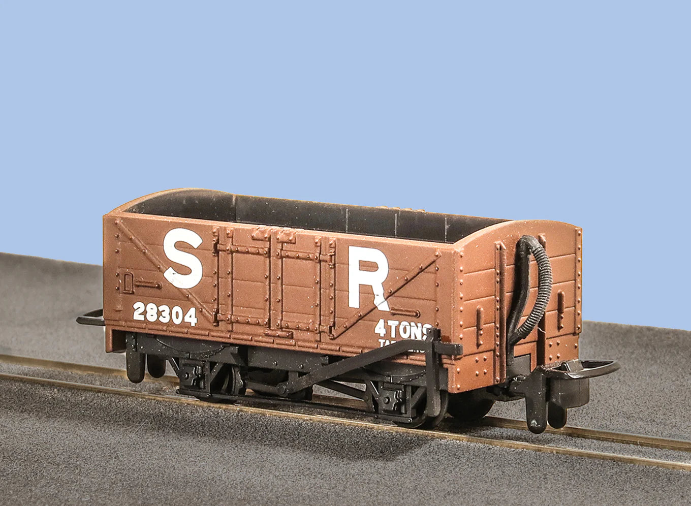 Peco GR-201C OO-9 Open Wagon, SR Livery No.28304