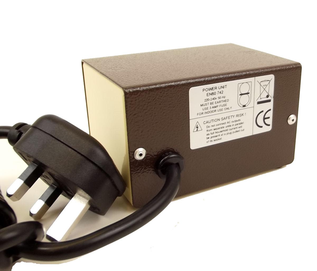 Gaugemaster GMC-M3 24v AC Cased Transformer, N/OO/TT120 Scale