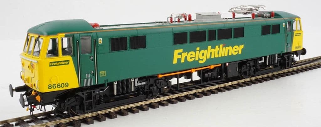 Heljan 8646 Class 86 86609 Freightliner green / Yellow, OO Gauge *LAST FEW*