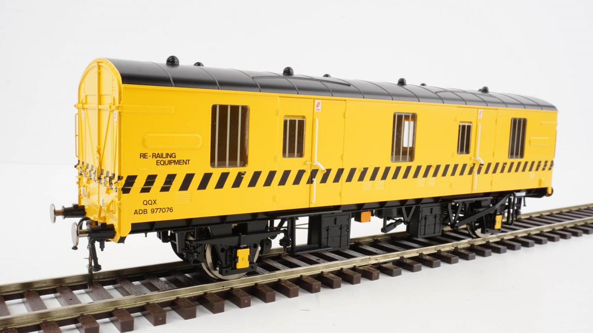 Heljan 9404 Mk1 CCT BR Breakdown Train Yellow/Black, O Gauge