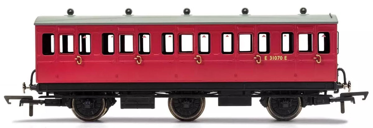 Hornby R40078 BR, 6 Wheel Coach, 3rd Class, E31070 OO Gauge *LAST ONE**