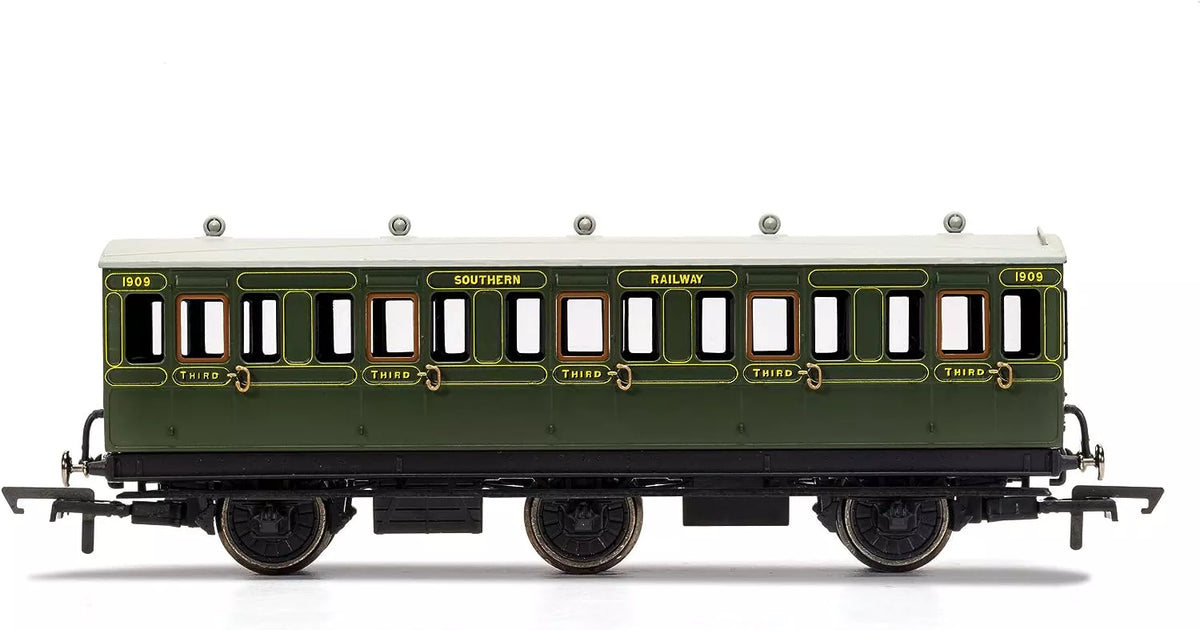 Hornby R40132A SR, 6 Wheel Coach, 3rd Class, Fitted Lights, 1909 - Era 3 OO Gauge *LAST ONE**