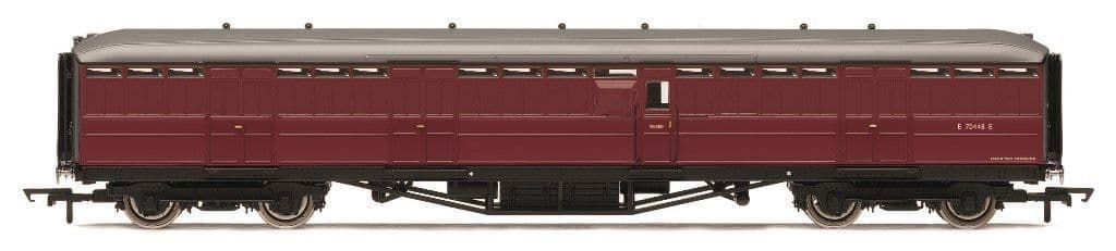 Hornby R40461 BR Gresley Corridor Crimson Passenger Brake E70448E, OO Gauge