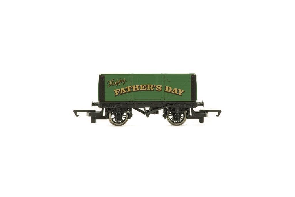 Hornby R60284 2025 Fathers Day Wagon, OO Gauge