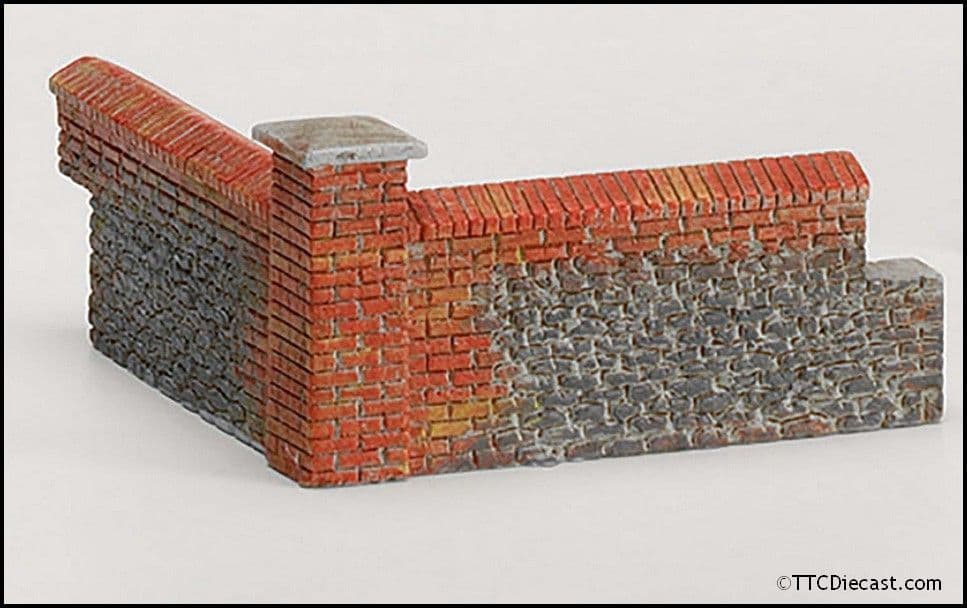 Hornby R8978 Brick Walling (Corners)