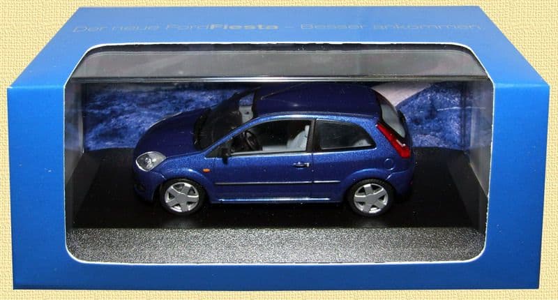 Minichamps 403 081125, 1:43 Scale Ford Fiesta Mk5 3dr 2002, Blue, Ford Dealer Package