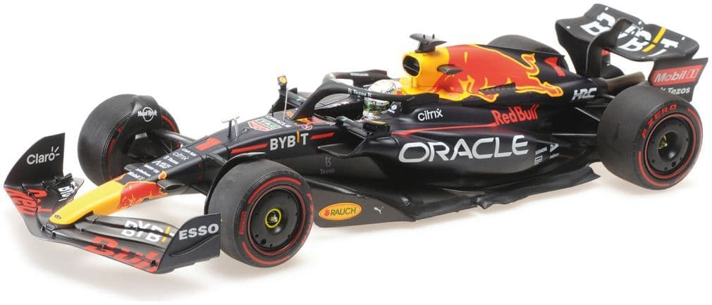 Minichamps 110 221301 Oracle Red Bull Racing RB18 Max Verstappen 1st Hungarian GP 2022
