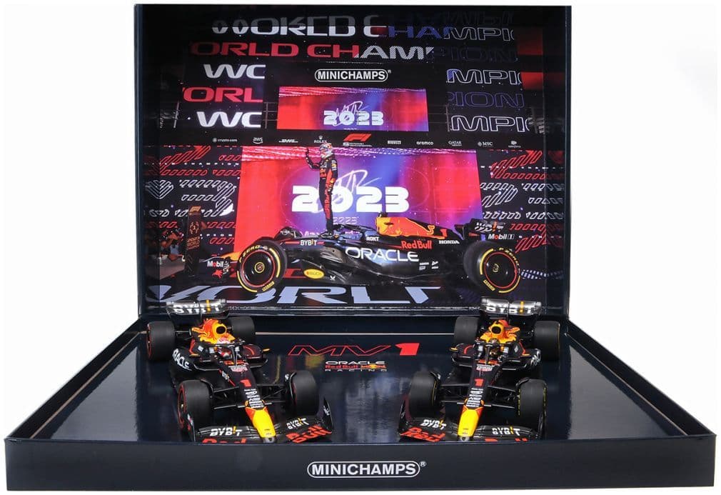 Minichamps 112 231801 Oracle Red Bull Racing RB19 2-Car-Set Max Verstappen Champion Qatar Sprint