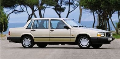 Minichamps 155 171700 Volvo 740 GL, 1986, Gold 1/18 Scale *PRE ORDER £ 124.99*