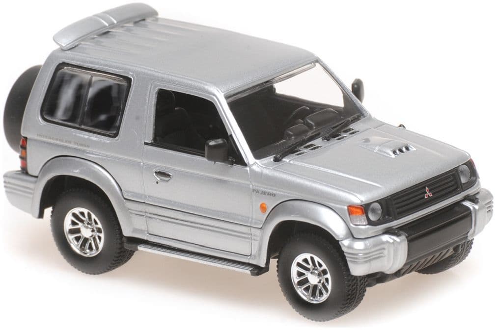 Minichamps 940 163371 Mitsubishi Pajero SWB 1991 Silver 1/43 Scale *PRE ORDER £ 37.49*