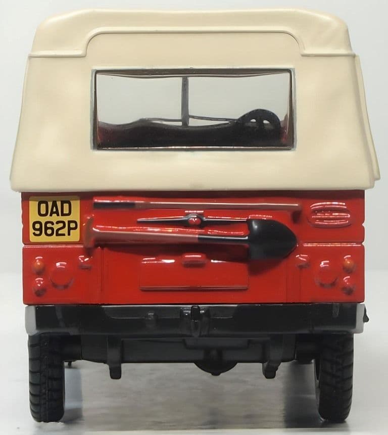 Oxford 43LRL011 Land Rover Lightweight Red 1/43 Scale.