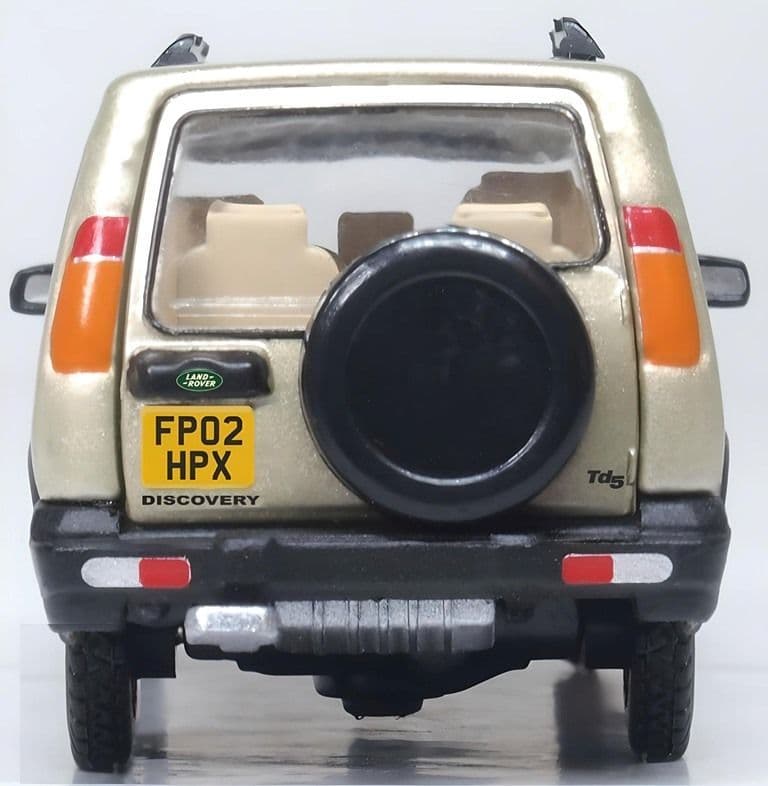 Oxford 76LRD2002 Land Rover Discovery 2 White Gold 1/76 Scale