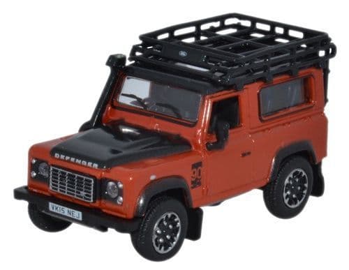 Oxford 76LRDF008AD Land Rover Defender 90 SW - Phoenix Orange