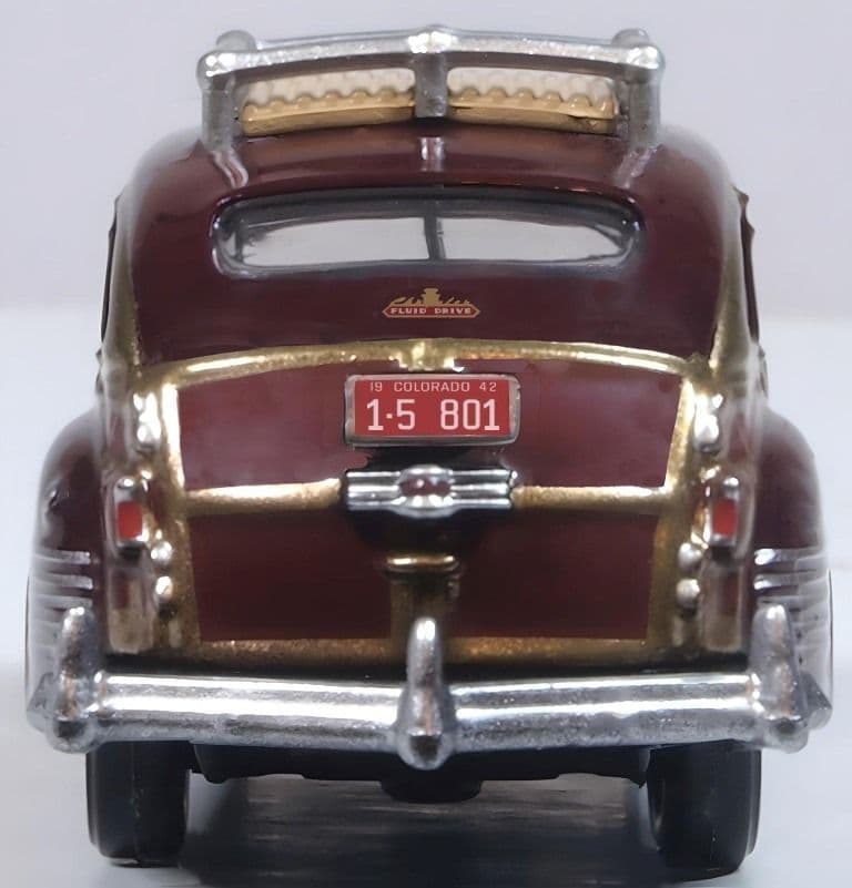 Oxford 87CB42001 Chrysler T + C Woody Wagon 1942 Regal 1:87 Scale